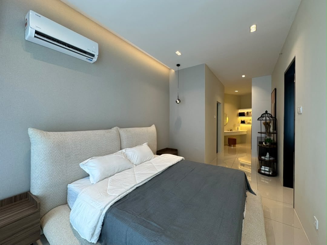 Eight & Eight show unit master bedroom